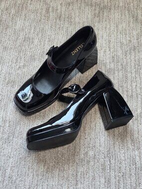 Vinyl Coquette Strap Chunky Heels Size 11 Womens